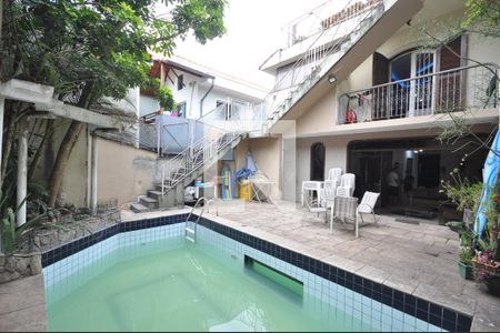 Casa à venda com 454m², 4 quartos e 2 vagasPiscina