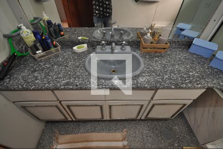 Casa à venda com 454m², 4 quartos e 2 vagasBanheiro Social