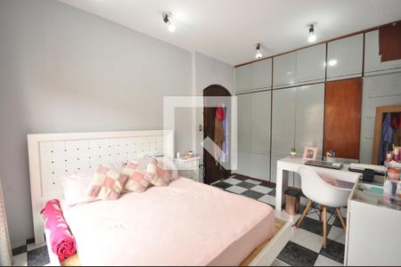 Casa à venda com 454m², 4 quartos e 2 vagasSuíte 2