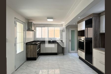 Casa à venda com 280m², 3 quartos e 2 vagas Casa à venda com 280m², 3 quartos e 2 vagasCozinha