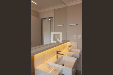 Apartamento à venda com 125m², 2 quartos e 2 vagas Apartamento à venda com 125m², 2 quartos e 2 vagasBANHEIRO DA SUITE 2