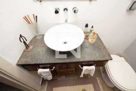 Apartamento à venda com 85m², 2 quartos e 1 vaga Apartamento à venda com 85m², 2 quartos e 1 vagaBanheiro