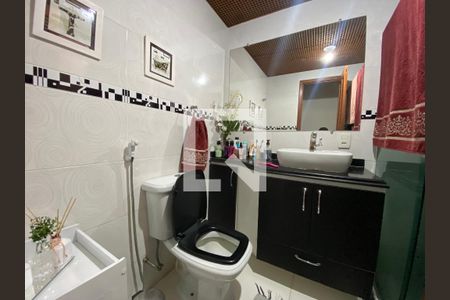 Apartamento à venda com 84m², 3 quartos e 1 vaga Apartamento à venda com 84m², 3 quartos e 1 vagaBanheiro
