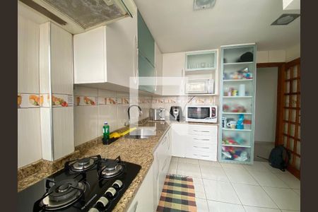 Apartamento à venda com 84m², 3 quartos e 1 vaga Apartamento à venda com 84m², 3 quartos e 1 vagaCozinha e Área de Serviço