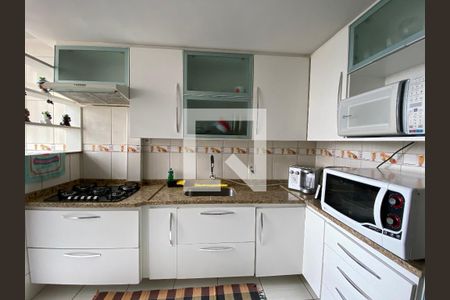 Apartamento à venda com 84m², 3 quartos e 1 vaga Apartamento à venda com 84m², 3 quartos e 1 vagaCozinha e Área de Serviço