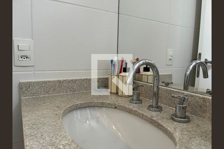 Apartamento à venda com 105m², 3 quartos e 2 vagas Apartamento à venda com 105m², 3 quartos e 2 vagasBanheiro Corredor