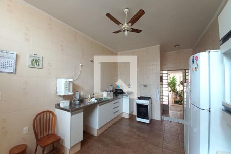 Casa à venda com 493m², 4 quartos e 2 vagasCozinha 