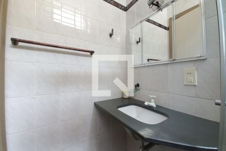 Casa à venda com 493m², 4 quartos e 2 vagasBanheiro da Suíte 4