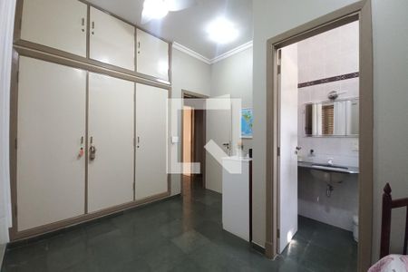 Casa à venda com 493m², 4 quartos e 2 vagasQuarto 4 - Suíte