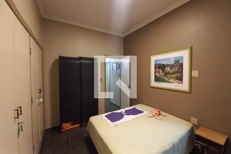 Casa à venda com 493m², 4 quartos e 2 vagasQuarto 2 - Suíte