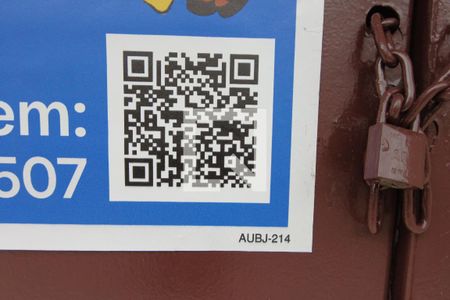 Casa à venda com 317m², 4 quartos e 3 vagasAUBJ-214