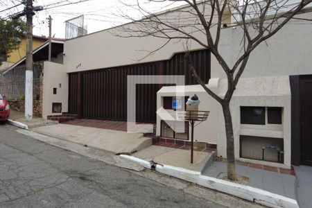 Casa à venda com 317m², 4 quartos e 3 vagasFachada