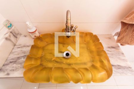 Casa à venda com 349m², 4 quartos e 2 vagas Casa à venda com 349m², 4 quartos e 2 vagasLavabo