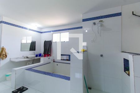 Casa à venda com 349m², 4 quartos e 2 vagas Casa à venda com 349m², 4 quartos e 2 vagasBanheiro da Suíte 3