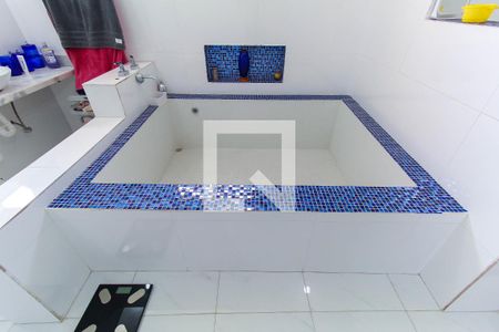 Casa à venda com 349m², 4 quartos e 2 vagas Casa à venda com 349m², 4 quartos e 2 vagasBanheiro da Suíte 3