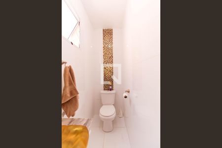 Casa à venda com 349m², 4 quartos e 2 vagas Casa à venda com 349m², 4 quartos e 2 vagasLavabo