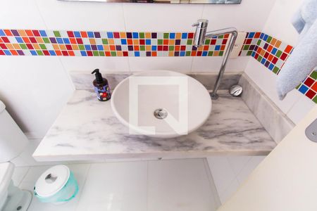 Casa à venda com 349m², 4 quartos e 2 vagas Casa à venda com 349m², 4 quartos e 2 vagasBanheiro da Suíte 1