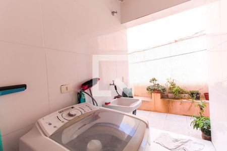 Casa à venda com 349m², 4 quartos e 2 vagas Casa à venda com 349m², 4 quartos e 2 vagasÁrea de Serviço