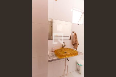 Casa à venda com 349m², 4 quartos e 2 vagas Casa à venda com 349m², 4 quartos e 2 vagasLavabo