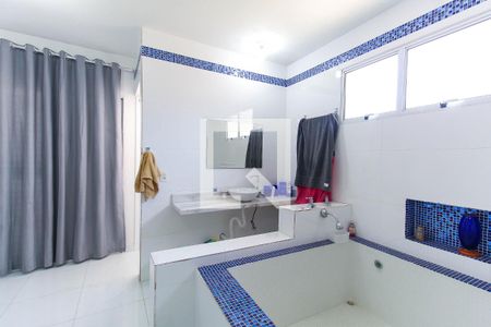 Casa à venda com 349m², 4 quartos e 2 vagas Casa à venda com 349m², 4 quartos e 2 vagasBanheiro da Suíte 3