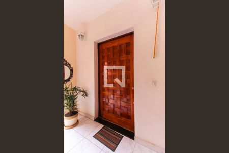 Casa à venda com 349m², 4 quartos e 2 vagas Casa à venda com 349m², 4 quartos e 2 vagasHall de entrada