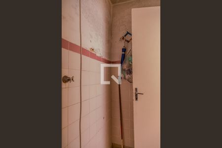 Casa à venda com 168m², 3 quartos e 5 vagas Casa à venda com 168m², 3 quartos e 5 vagasBanheiro de Serviço