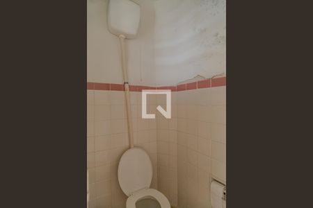 Casa à venda com 168m², 3 quartos e 5 vagas Casa à venda com 168m², 3 quartos e 5 vagasBanheiro de Serviço