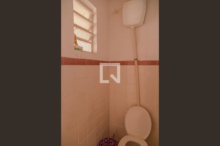 Casa à venda com 168m², 3 quartos e 5 vagas Casa à venda com 168m², 3 quartos e 5 vagasBanheiro de Serviço