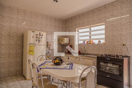 Casa à venda com 168m², 3 quartos e 5 vagas Casa à venda com 168m², 3 quartos e 5 vagasCozinha