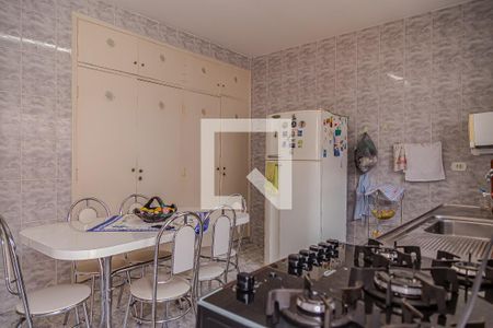 Casa à venda com 168m², 3 quartos e 5 vagas Casa à venda com 168m², 3 quartos e 5 vagasCozinha