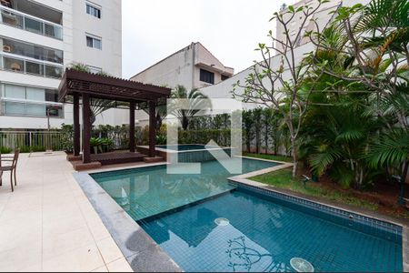 Apartamento à venda com 123m², 2 quartos e 2 vagas Apartamento à venda com 123m², 2 quartos e 2 vagasÁrea Comum - Piscina