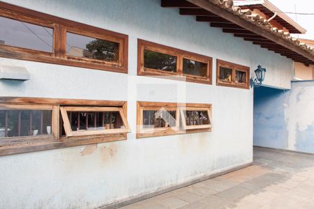 Casa à venda com 288m², 3 quartos e 2 vagas Casa à venda com 288m², 3 quartos e 2 vagasÁREA EXTERNA FRENTE