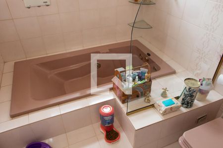 Casa à venda com 288m², 3 quartos e 2 vagas Casa à venda com 288m², 3 quartos e 2 vagasBANHEIRO DA SUITE