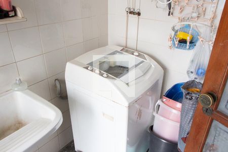 Casa à venda com 288m², 3 quartos e 2 vagas Casa à venda com 288m², 3 quartos e 2 vagasÁREA DE SERVIÇO
