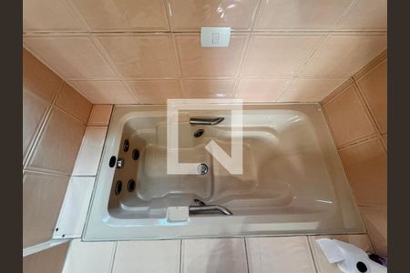 Casa à venda com 187m², 3 quartos e 4 vagas Casa à venda com 187m², 3 quartos e 4 vagasBanheiro da Suíte