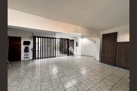 Casa à venda com 187m², 3 quartos e 4 vagas Casa à venda com 187m², 3 quartos e 4 vagasGaragem