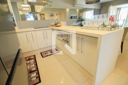 Apartamento à venda com 101m², 3 quartos e 2 vagas Apartamento à venda com 101m², 3 quartos e 2 vagasCozinha