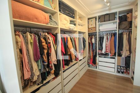 Apartamento à venda com 101m², 3 quartos e 2 vagas Apartamento à venda com 101m², 3 quartos e 2 vagasCloset/Suíte