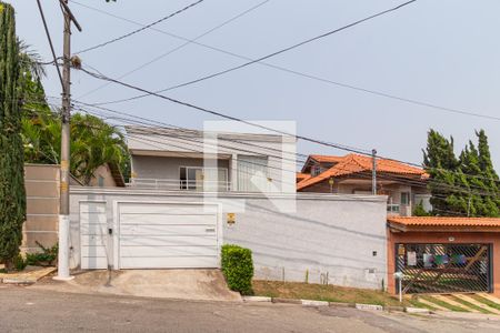 Casa à venda com 250m², 3 quartos e 4 vagas Casa à venda com 250m², 3 quartos e 4 vagasFachada