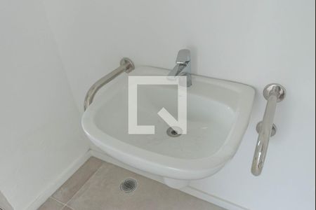 Apartamento à venda com 105m², 2 quartos e 2 vagas Apartamento à venda com 105m², 2 quartos e 2 vagasBanheiro da Suíte 1