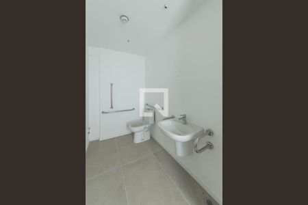 Apartamento à venda com 105m², 2 quartos e 2 vagas Apartamento à venda com 105m², 2 quartos e 2 vagasBanheiro da Suíte 2