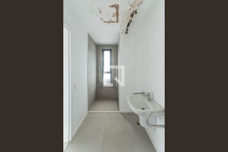 Apartamento à venda com 105m², 2 quartos e 2 vagas Apartamento à venda com 105m², 2 quartos e 2 vagasBanheiro da Suíte 1