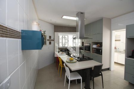 Casa à venda com 270m², 3 quartos e 8 vagasCozinha