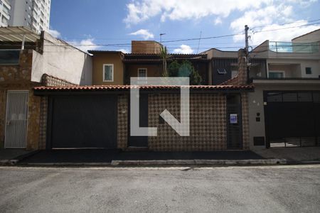 Casa à venda com 270m², 3 quartos e 8 vagasFachada