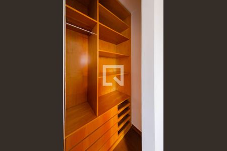 Apartamento à venda com 55m², 2 quartos e 2 vagas Apartamento à venda com 55m², 2 quartos e 2 vagasCloset