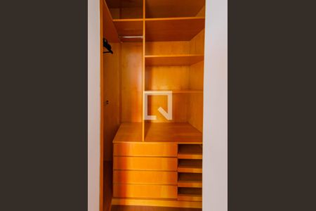 Apartamento à venda com 55m², 2 quartos e 2 vagas Apartamento à venda com 55m², 2 quartos e 2 vagasCloset