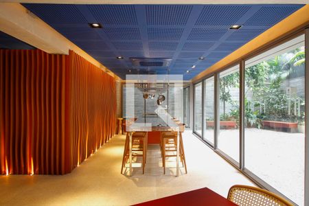 Apartamento à venda com 145m², 3 quartos e 3 vagas Apartamento à venda com 145m², 3 quartos e 3 vagasÁrea Comum - Salão de Festas