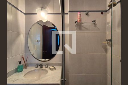 Casa à venda com 252m², 4 quartos e 5 vagas Casa à venda com 252m², 4 quartos e 5 vagasBanheiro da Suíte 1