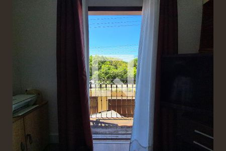 Casa à venda com 252m², 4 quartos e 5 vagas Casa à venda com 252m², 4 quartos e 5 vagasSacada Quarto 1