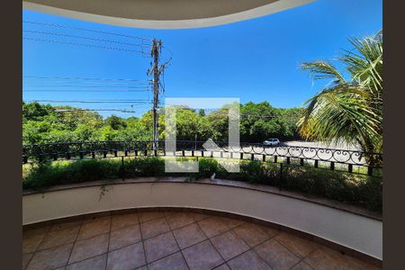 Casa à venda com 252m², 4 quartos e 5 vagas Casa à venda com 252m², 4 quartos e 5 vagasVaranda do quarto 2